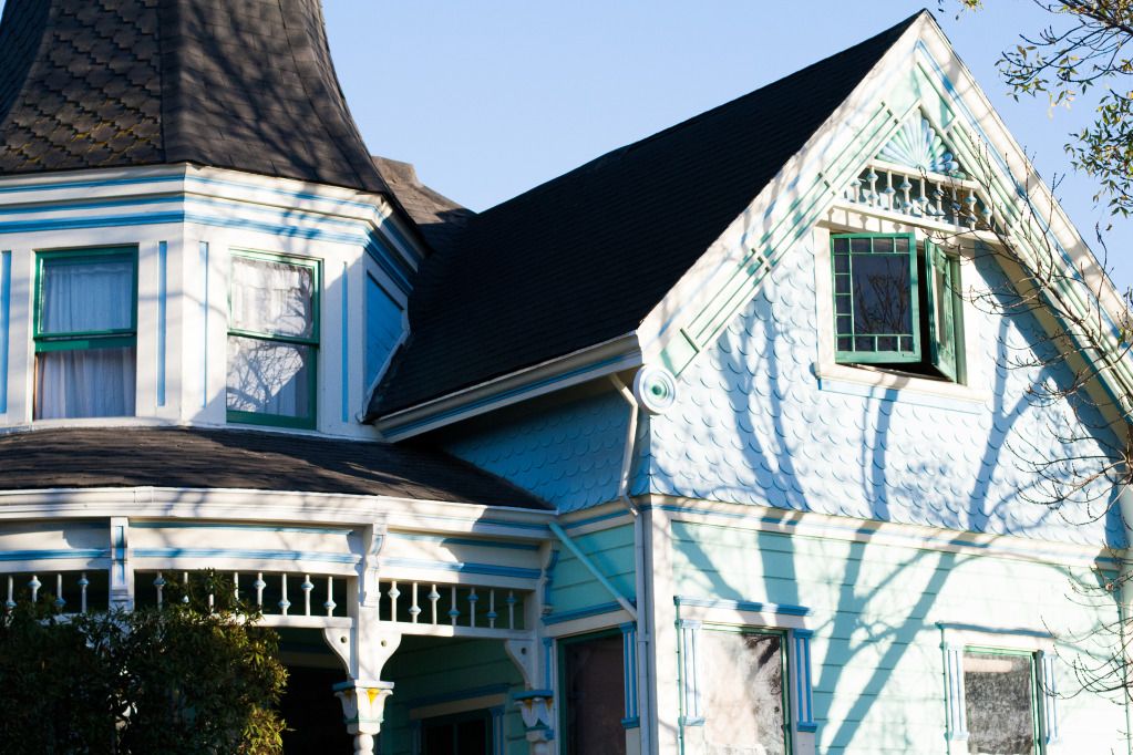 oakland victorian with tree shadow