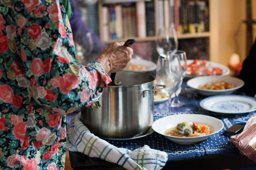 serving cioppino