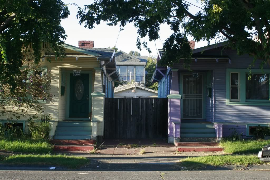 oakland houses symmetry color architecture