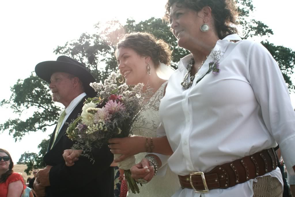 bride and her parents