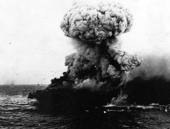 Large_explosion_aboard_USS_Lexington_CV-2_8_may_1942.jpg