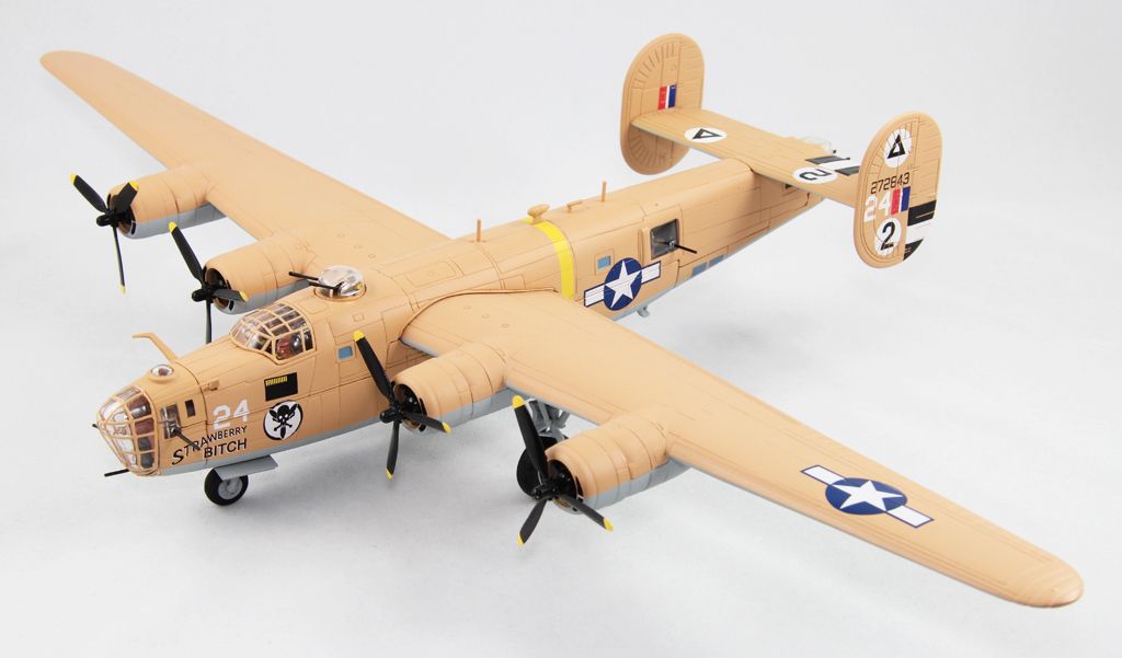 Corgi B-24D Liberator "Strawberry *****" AA34003 - DA.C