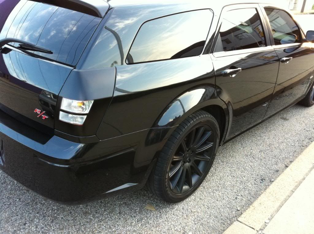 2007 Dodge magnum Road & Track with R/T (R29 package)