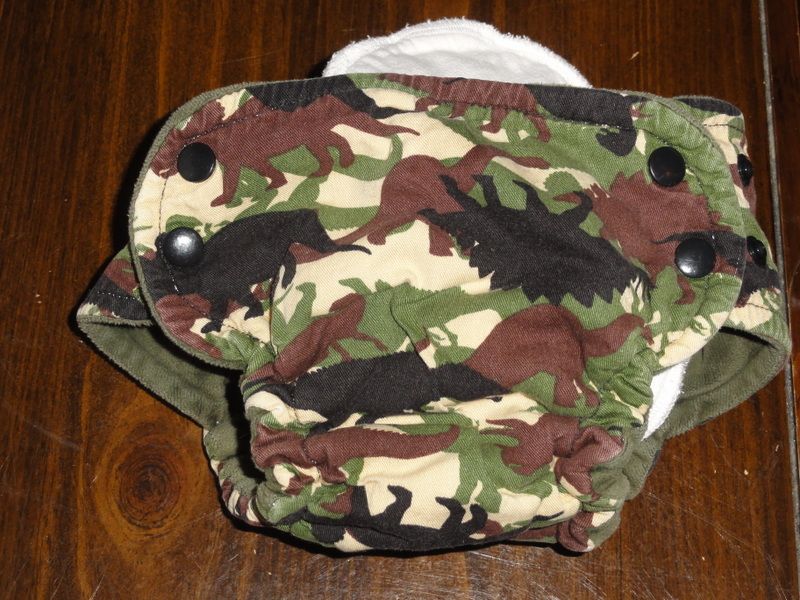 Final reduction for quick sale! Med side-snap EUC Bubble Butt fitted - camo. dinosaurs Final reduction for quick sale! Med side-snap EUC Bubble Butt fitted - camo. dinosaurs