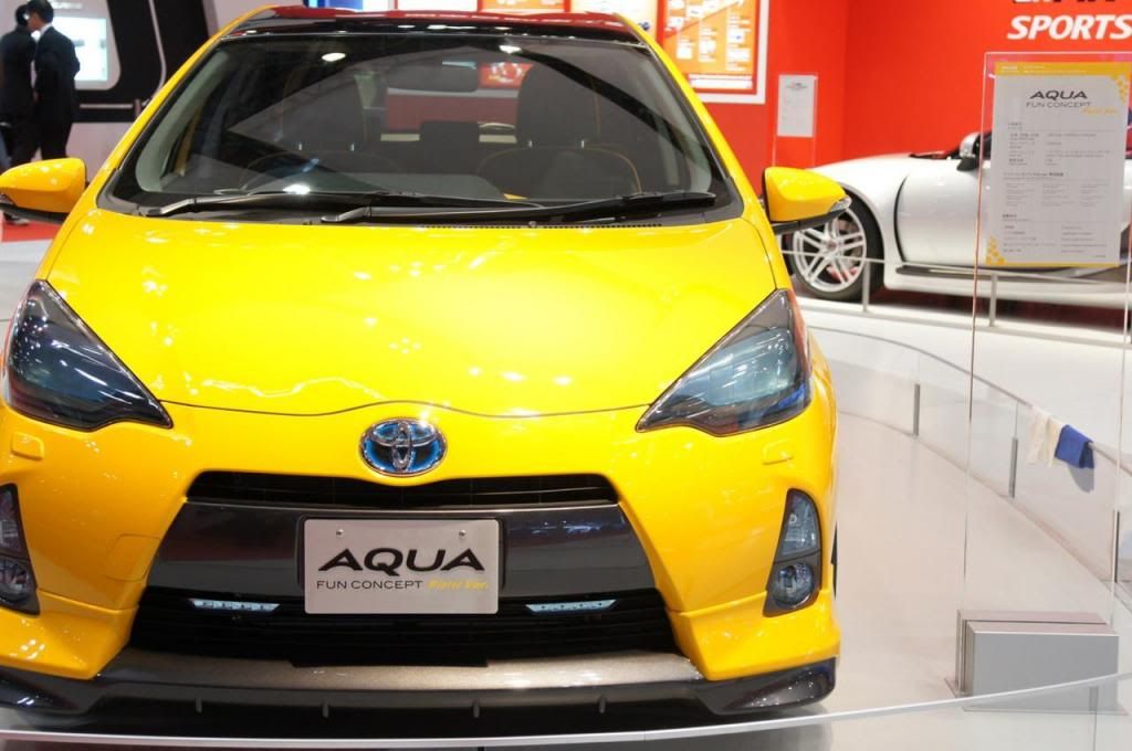 Toyota_Aqua_Fun_Concept_Kanji.jpg