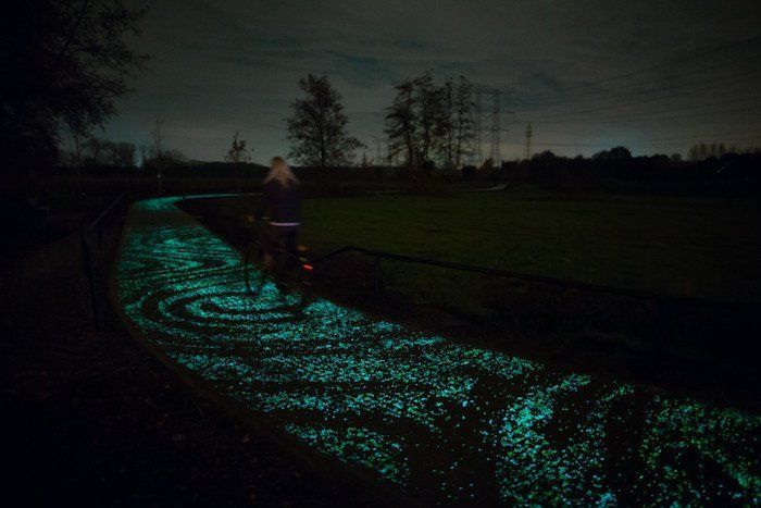  photo ciment-lumineux-routes-eclairage-sans-electricite-jose-carlos-rubio-101.jpg