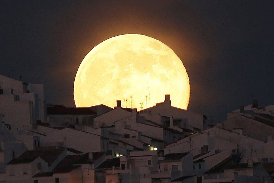  photo Les-plus-belles-photos-de-la-Super-Lune.jpg
