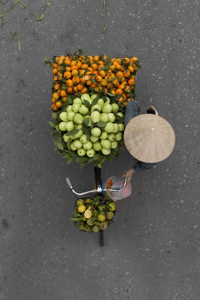  photo vendeurs-rue-vietnam-hanoi-loes-heerink-12-683x1024.jpg