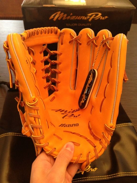 WWW.GLOVE-WORKS.COM BASEBALL GLOVE COLLECTOR FORUM • View topic - Some
