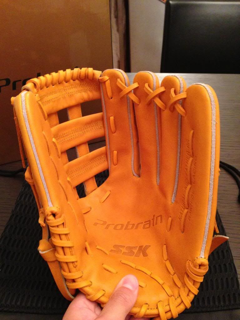 WWW.GLOVE-WORKS.COM BASEBALL GLOVE COLLECTOR FORUM • View topic - Some
