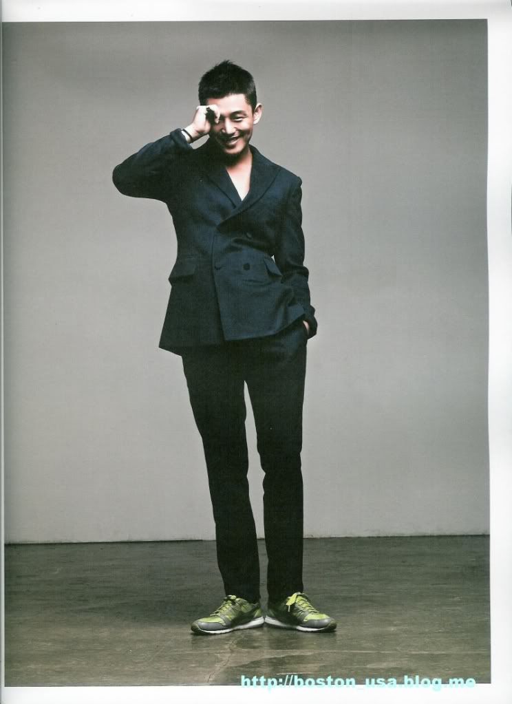 Ngựa điên Yoo Ah In & thời trang Reebok trên tạp chí Oh!Boy
