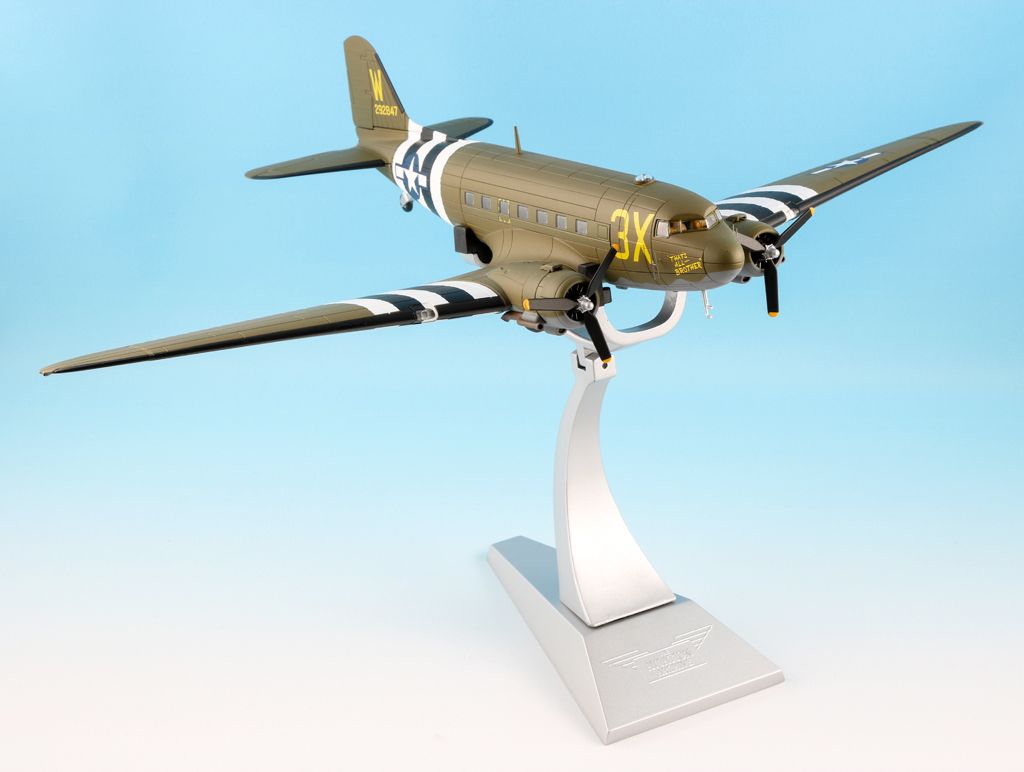 Corgi Douglas C-47 Skytrain USAAF D-Day AA38210 - DA.C Corgi Douglas C-47 Skytrain USAAF D-Day AA38210 - DA.C