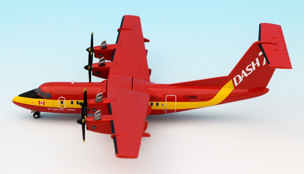 Herpa Wings HE557795 De Havilland DHC-7 1:200 Model Airplane