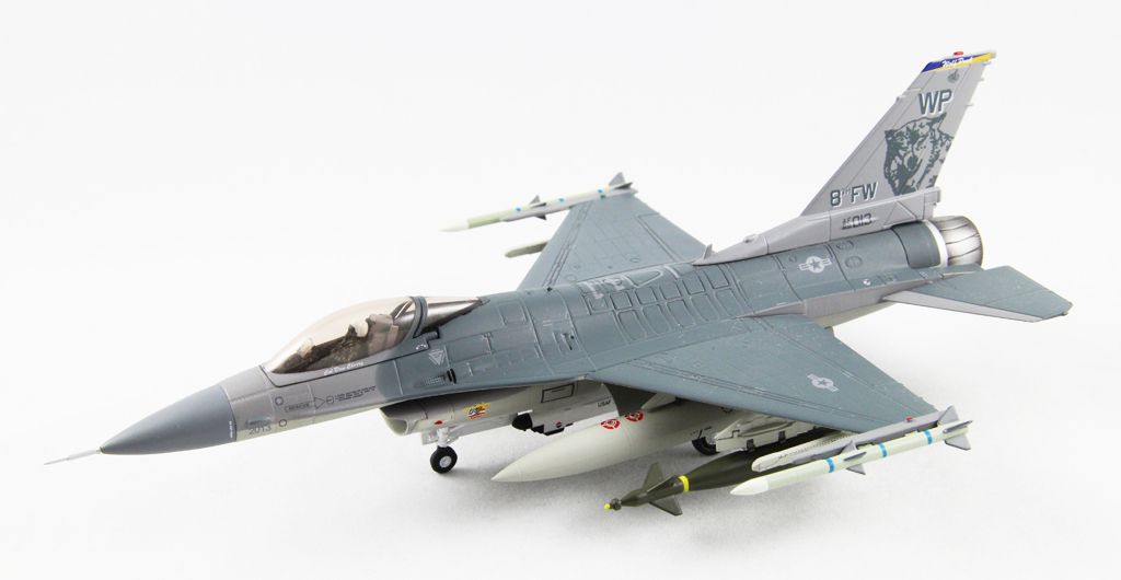 Hobby Master vs. Dragon Wings F-16 (head-to-head comparison) - DA.C