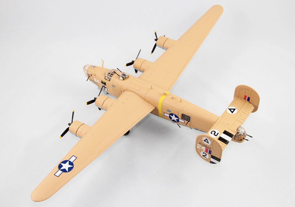 Corgi AA34003 - Consolidated B-24D 'Strawberry Bitch' - 1/72 - Avion Diecast