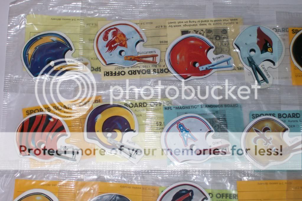 VINTAGE NFL 1980S FOOTBALL HELMET MAGNETS FULL SET OF 28 IN THE 